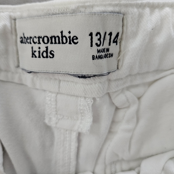 Abercrombie & Fitch Kids White Flat Front Shorts Size 13/14 - Picture 3 of 5
